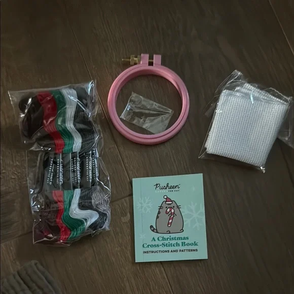 Pusheen Christmas Cross-Stitch Kit - Picture 3 of 3